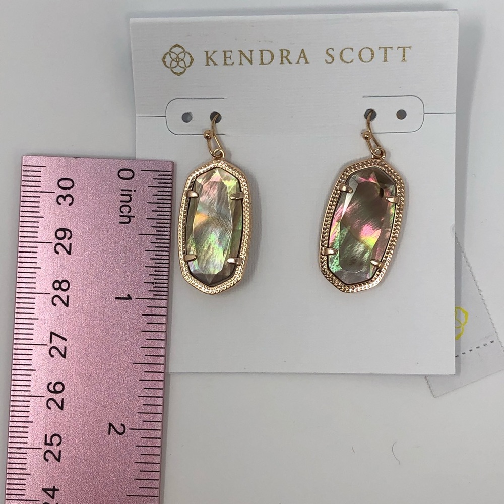 Abelone Shell Dani Earring - Picture 3 of 4